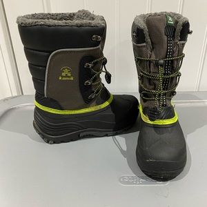Kamik Kids Luke Green & Black Snow Boots.  Used one season.  Like new!